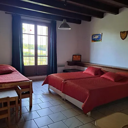 Comfortable With Spacious Garden Holiday home Ygrande