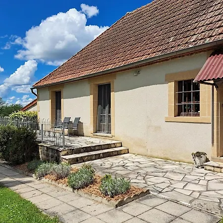 Holiday home Comfortable With Spacious Garden