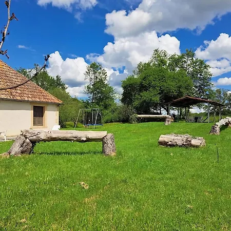 Comfortable With Spacious Garden Semesterbostad Ygrande