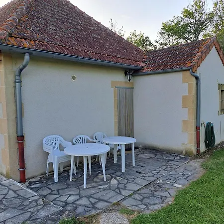 Comfortable With Spacious Garden *