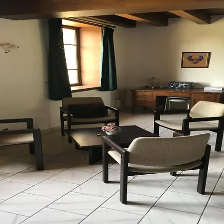 Comfortable With Spacious Garden Дом отдыха *