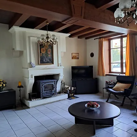 Semesterbostad Comfortable With Spacious Garden *