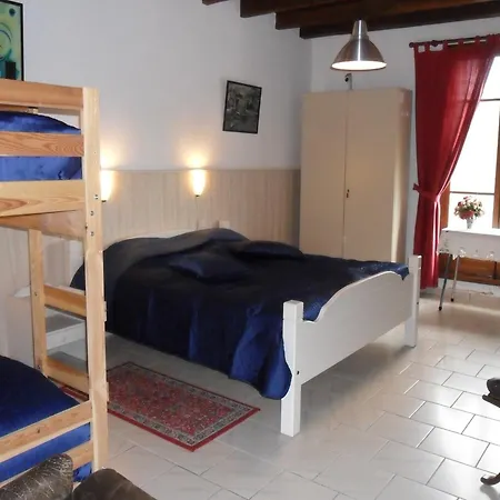 Comfortable With Spacious Garden Semesterbostad *