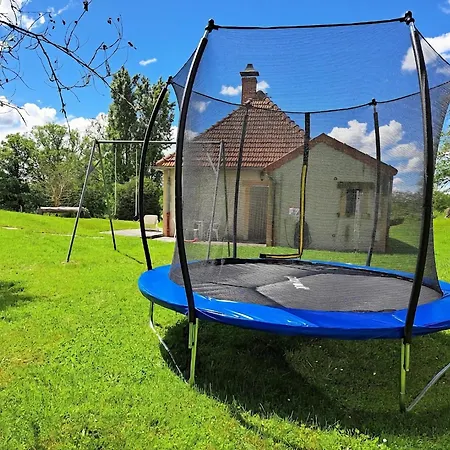 Comfortable With Spacious Garden Дом отдыха