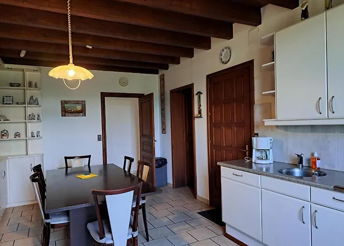 Comfortable With Spacious Garden 別荘 *