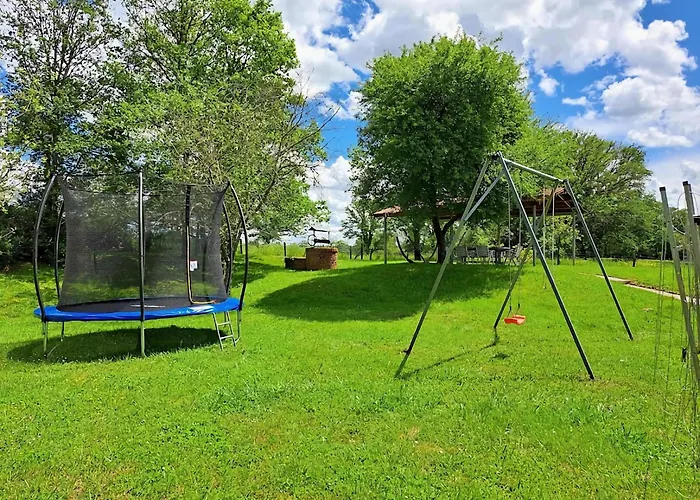 Comfortable With Spacious Garden * イグランド