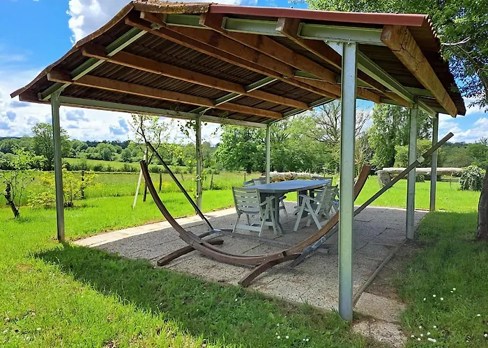 Comfortable With Spacious Garden Ygrande