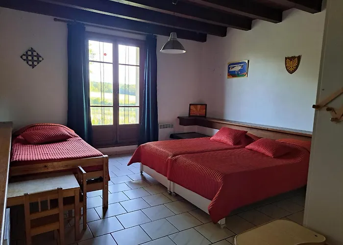 Comfortable With Spacious Garden 別荘