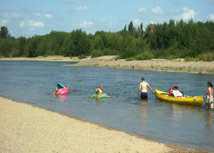 Comfortable With Spacious Garden *