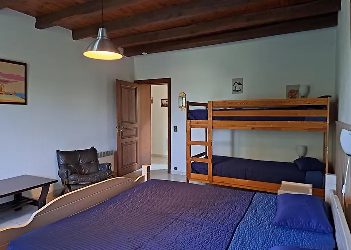 Comfortable With Spacious Garden イグランド