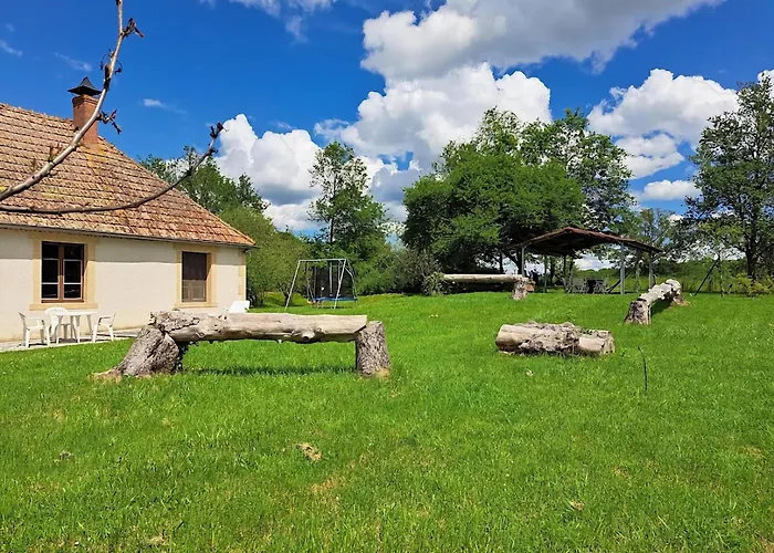 Comfortable With Spacious Garden 別荘