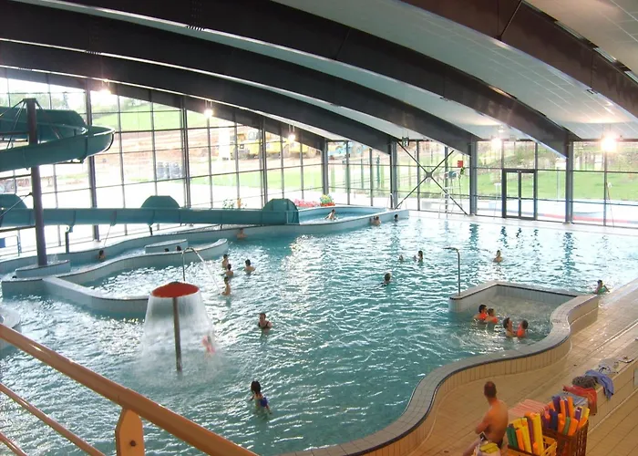 Comfortable With Spacious Garden